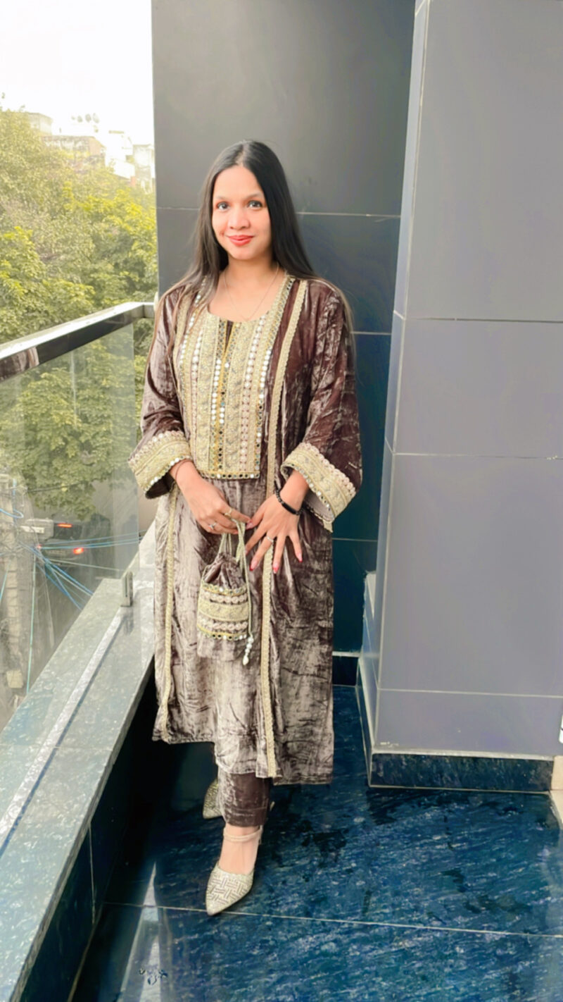 Pakistani velvet tunic set