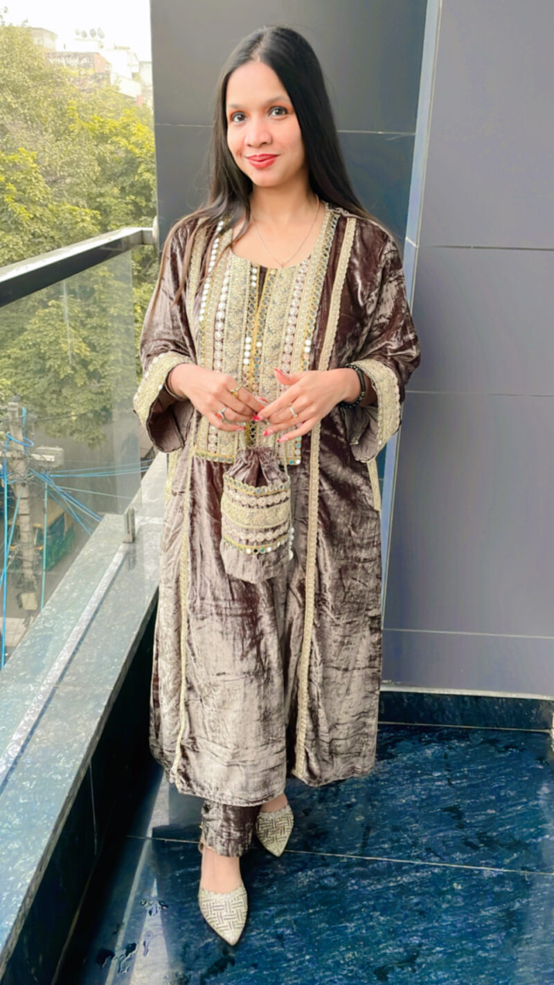 Pakistani velvet tunic set - Image 3