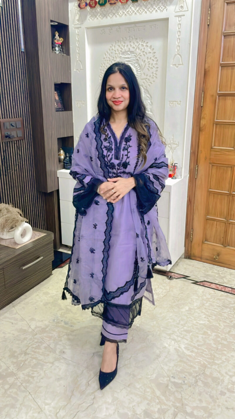 Mehaak Pakistani suit