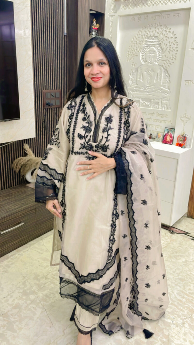 Mehaak Pakistani suit - Image 3