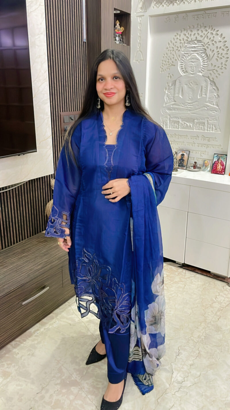 Mehar Pakistani suit - Image 3