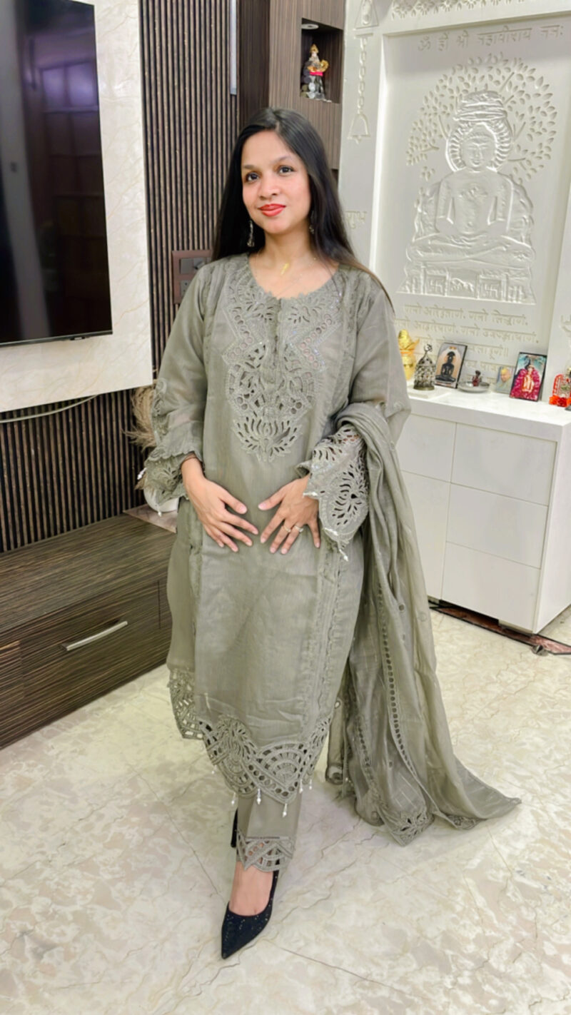 SHIBRA PAKISTANI SUIT - Image 9