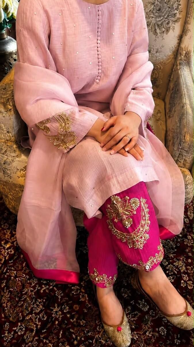 Roohani Pink